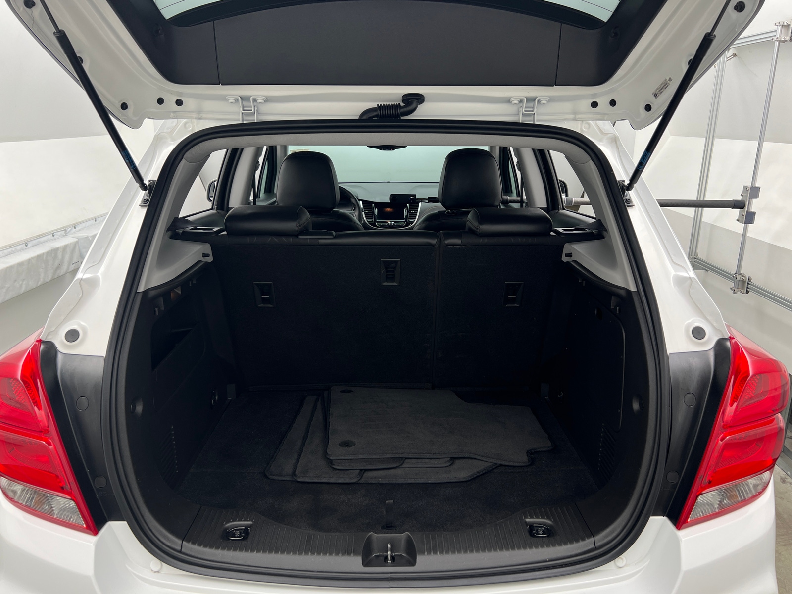 Thumbnail: 2018 Chevrolet Trax - 7