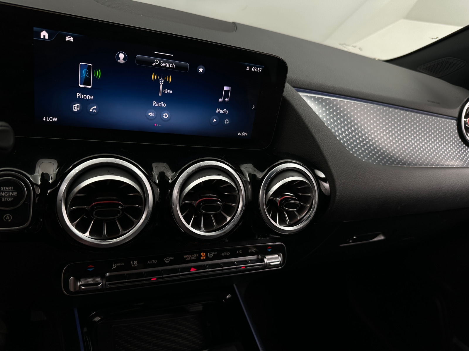 Thumbnail: 2024 Mercedes-Benz GLA - 3
