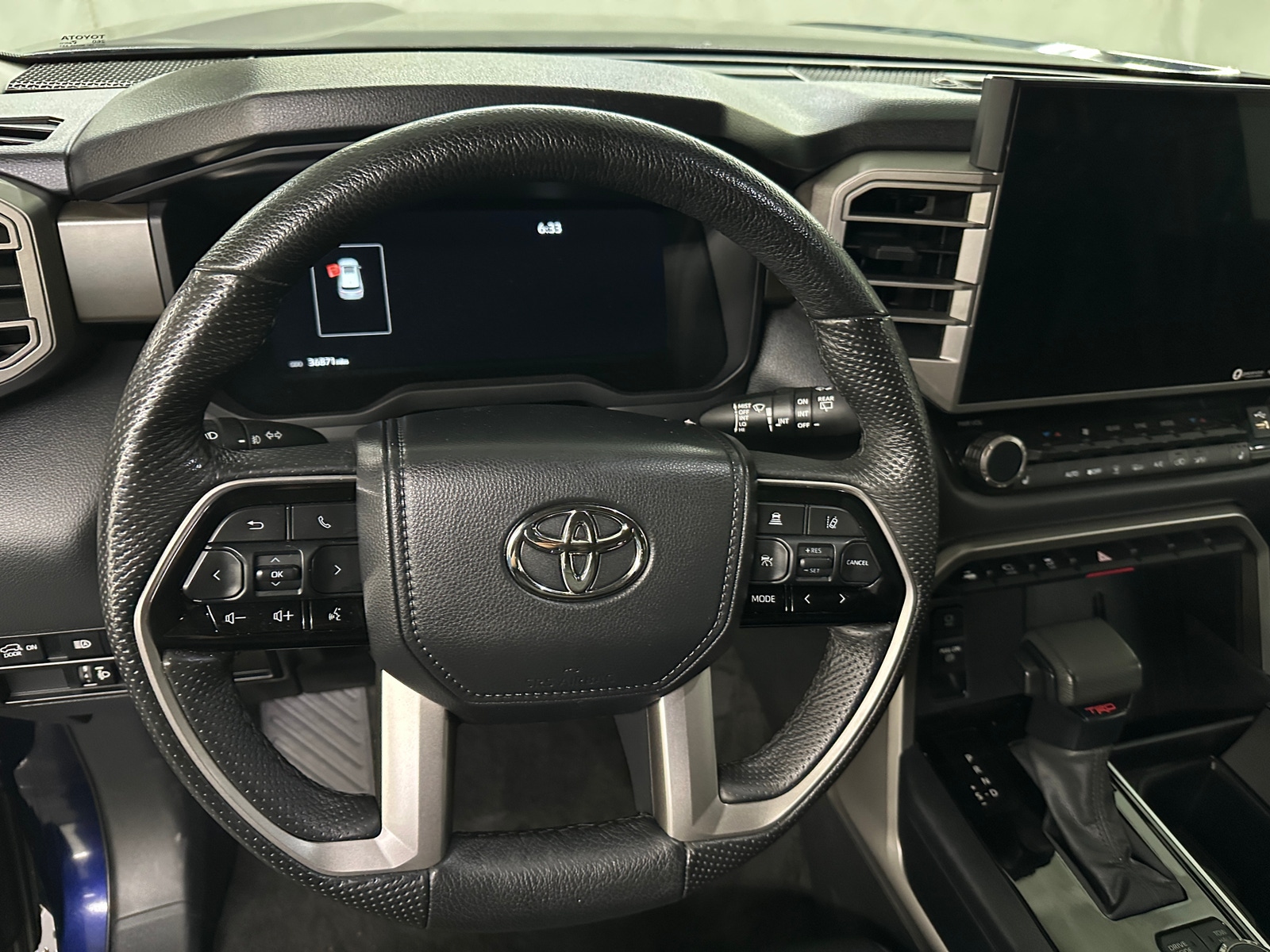 Thumbnail: 2023 Toyota Sequoia - 4