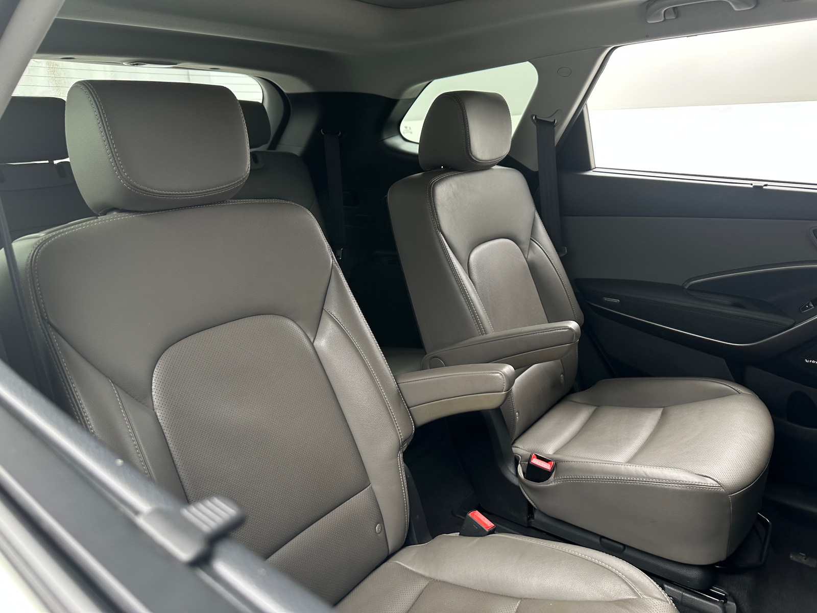 Thumbnail: 2017 Hyundai Santa Fe - 5