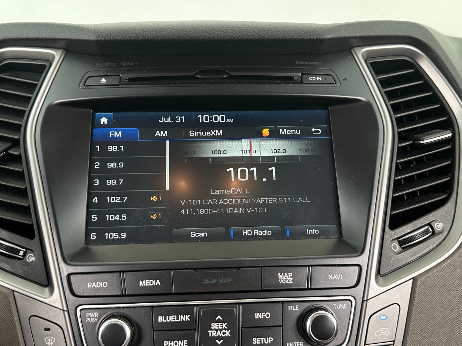Thumbnail: 2017 Hyundai Santa Fe - 3