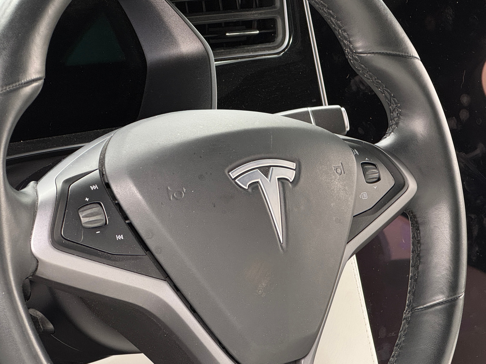 Thumbnail: 2020 Tesla Model X - 4
