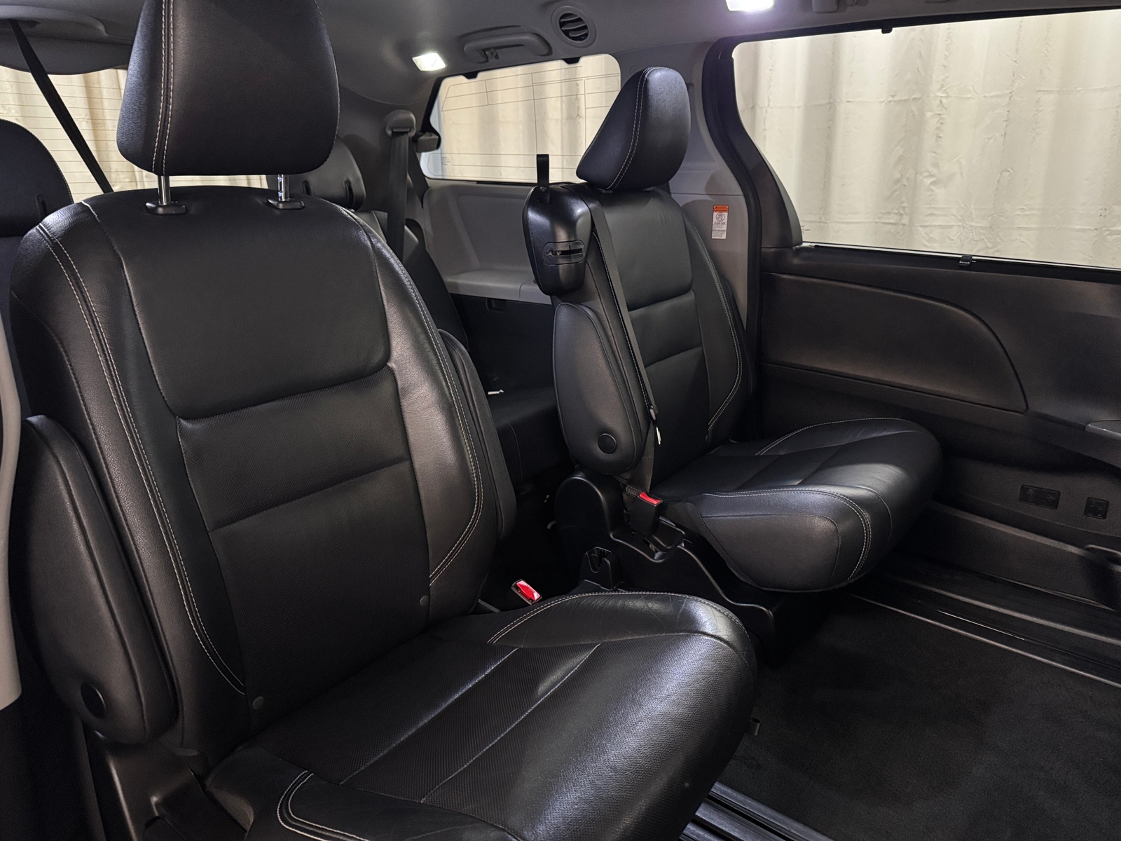 Thumbnail: 2018 Toyota Sienna - 5