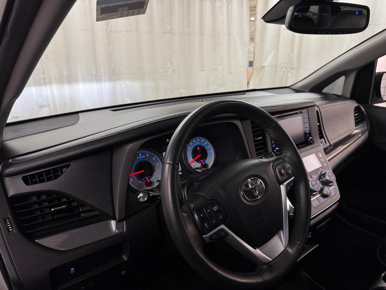 Thumbnail: 2018 Toyota Sienna - 2
