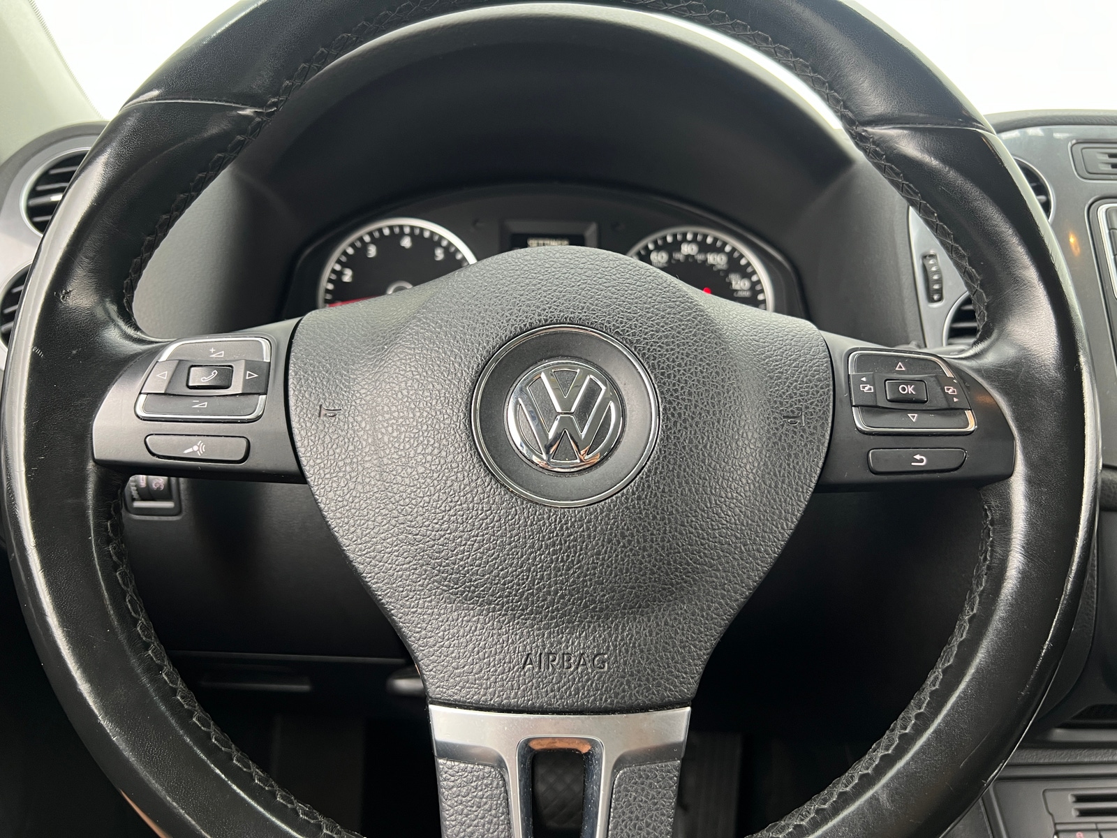 Thumbnail: 2017 Volkswagen Tiguan - 5
