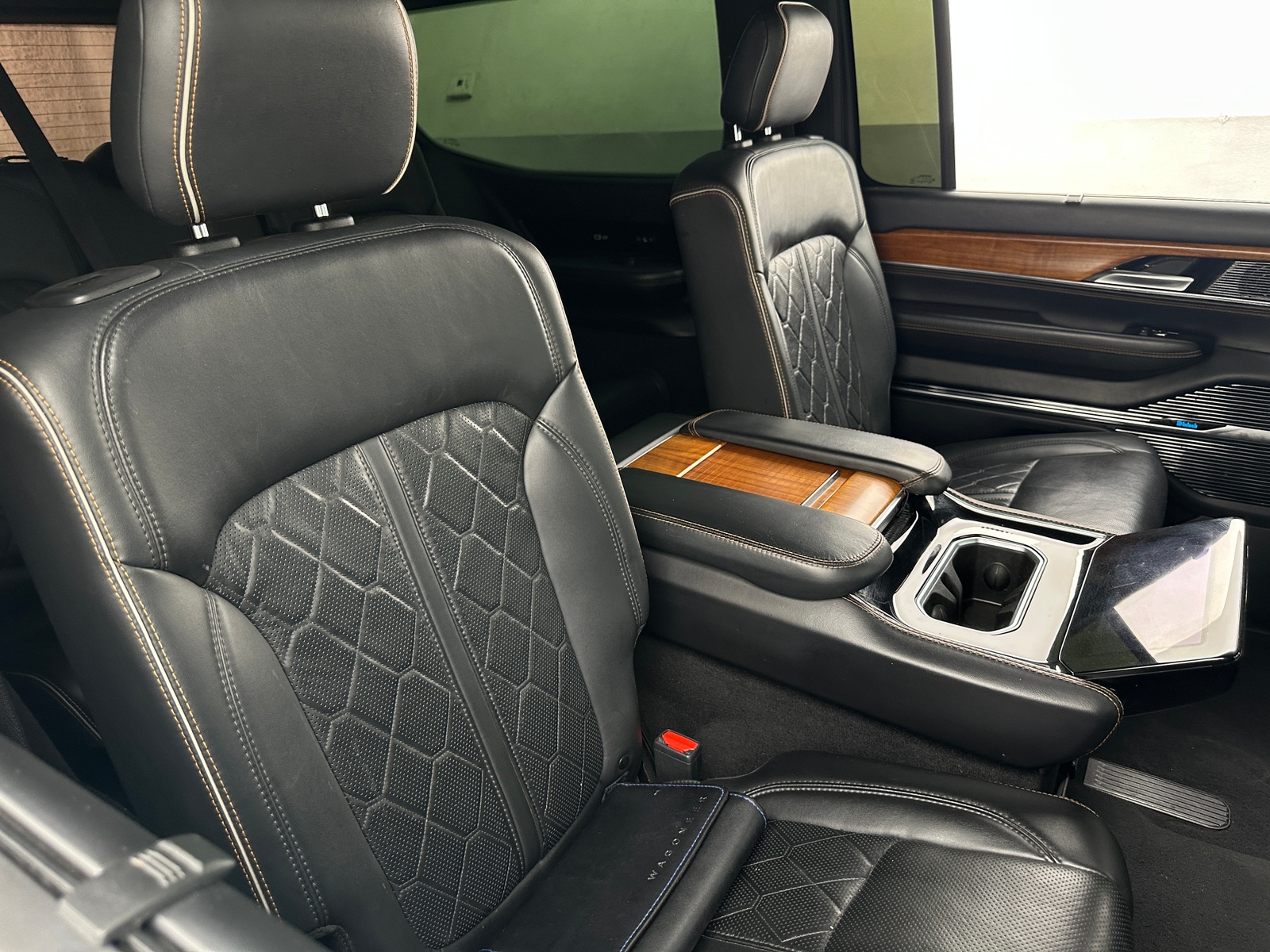 Thumbnail: 2022 Jeep Grand Wagoneer - 5