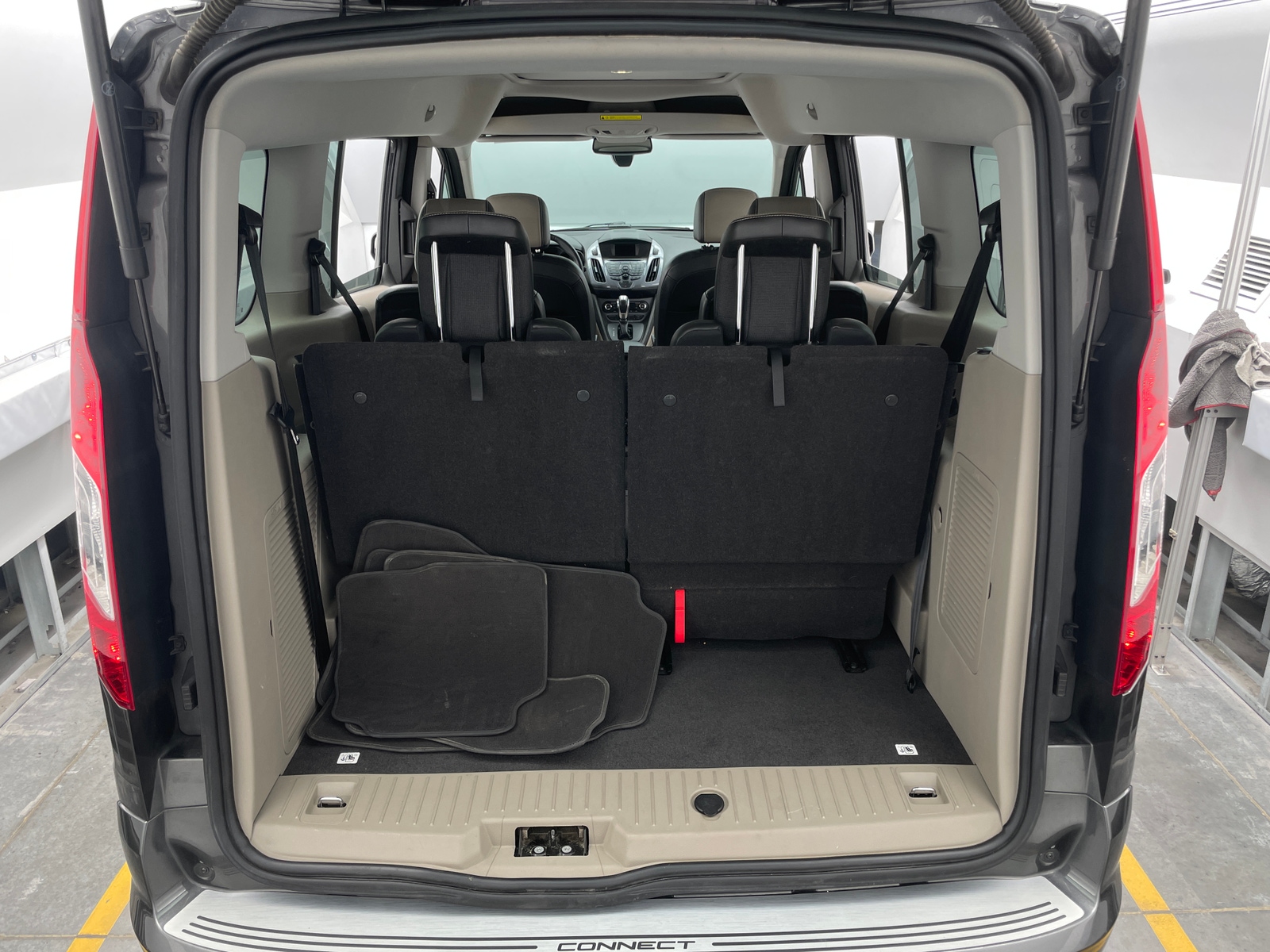 Thumbnail: 2016 Ford Transit Series - 6