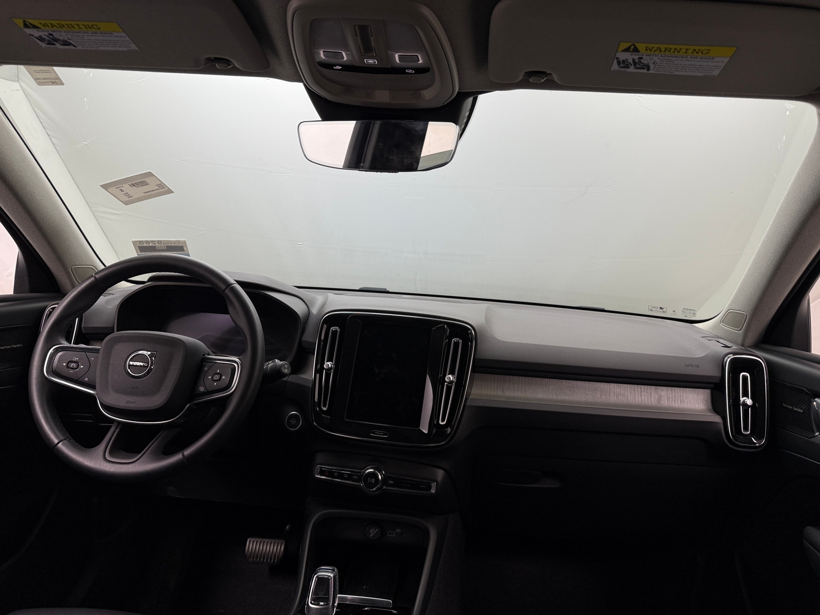 Thumbnail: 2024 Volvo XC40 - 2