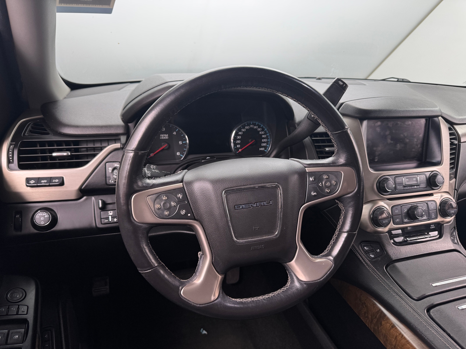 Thumbnail: 2018 GMC Yukon XL - 4