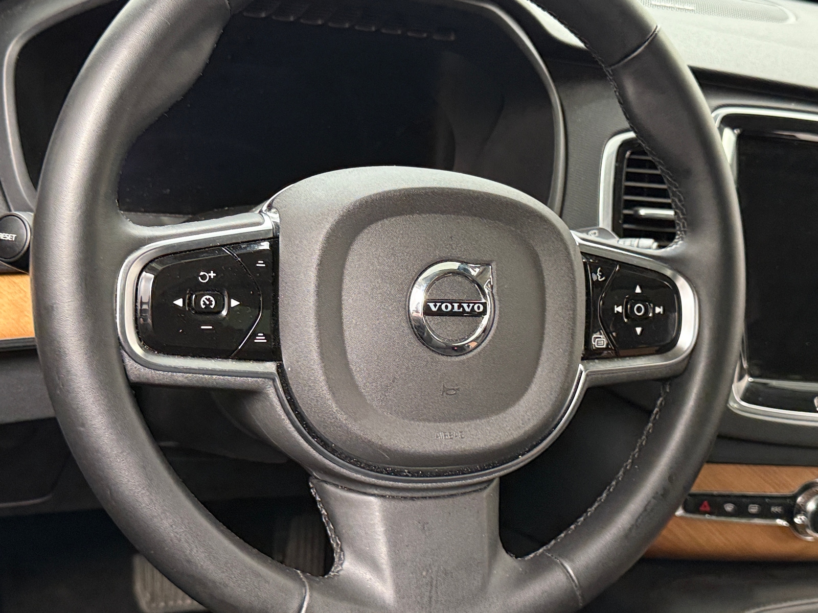 Thumbnail: 2024 Volvo XC90 - 4