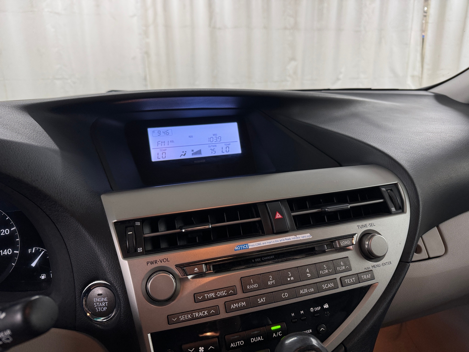 Thumbnail: 2011 Lexus RX - 4