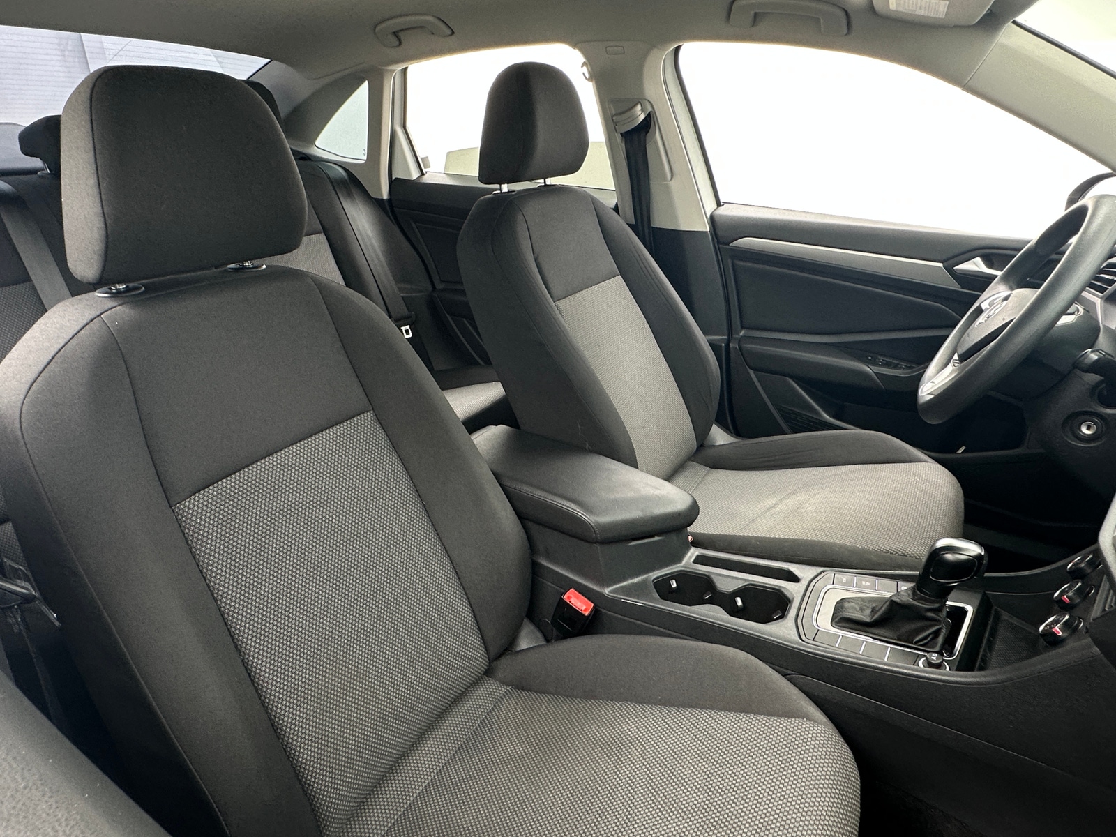Thumbnail: 2019 Volkswagen Jetta - 2
