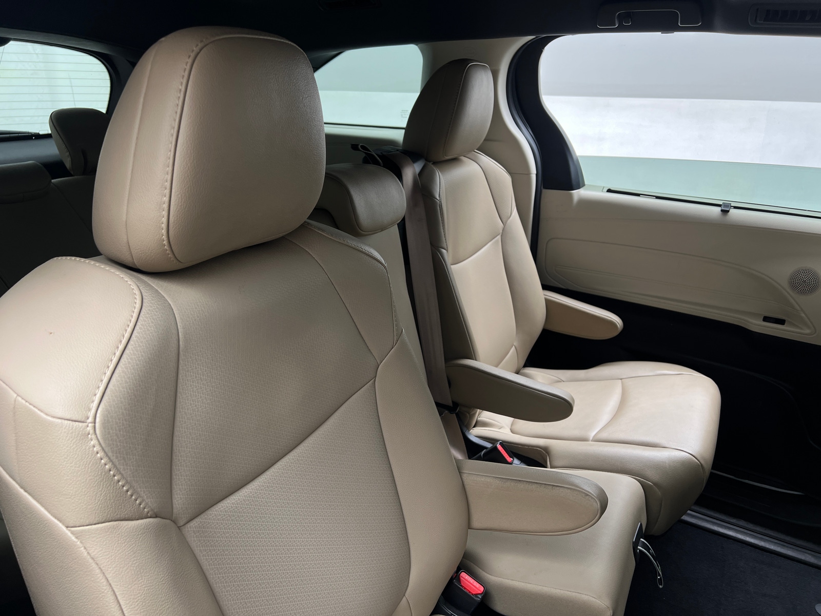 Thumbnail: 2022 Toyota Sienna - 5