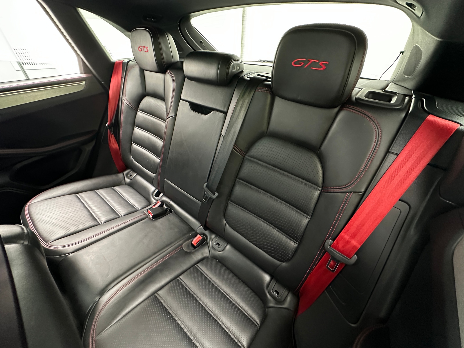Thumbnail: 2017 Porsche Macan - 5
