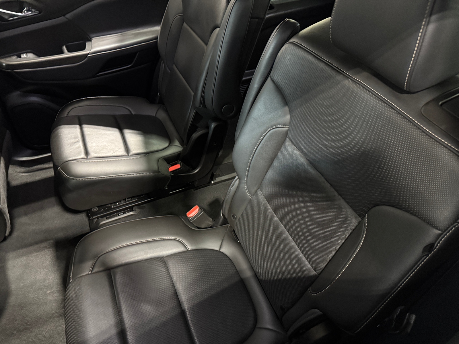 Thumbnail: 2023 GMC Acadia - 6