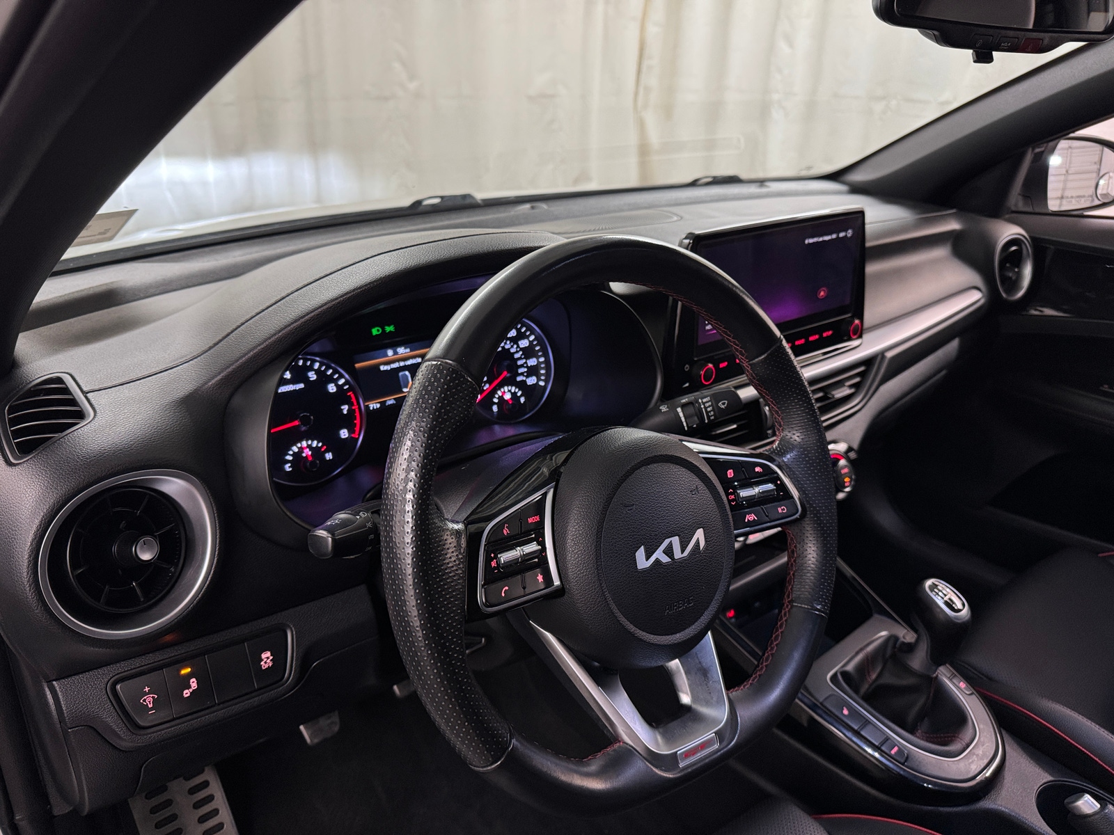Thumbnail: 2023 Kia Forte - 3