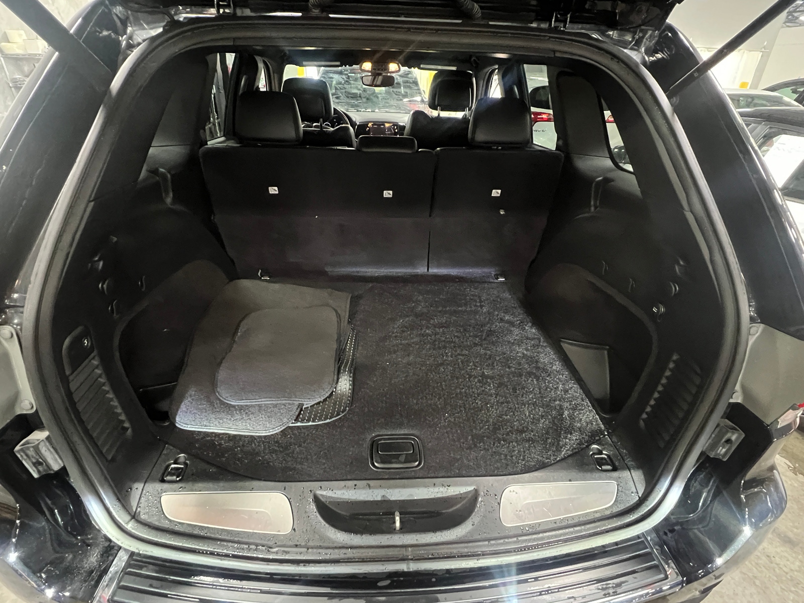 Thumbnail: 2019 Jeep Grand Cherokee - 6