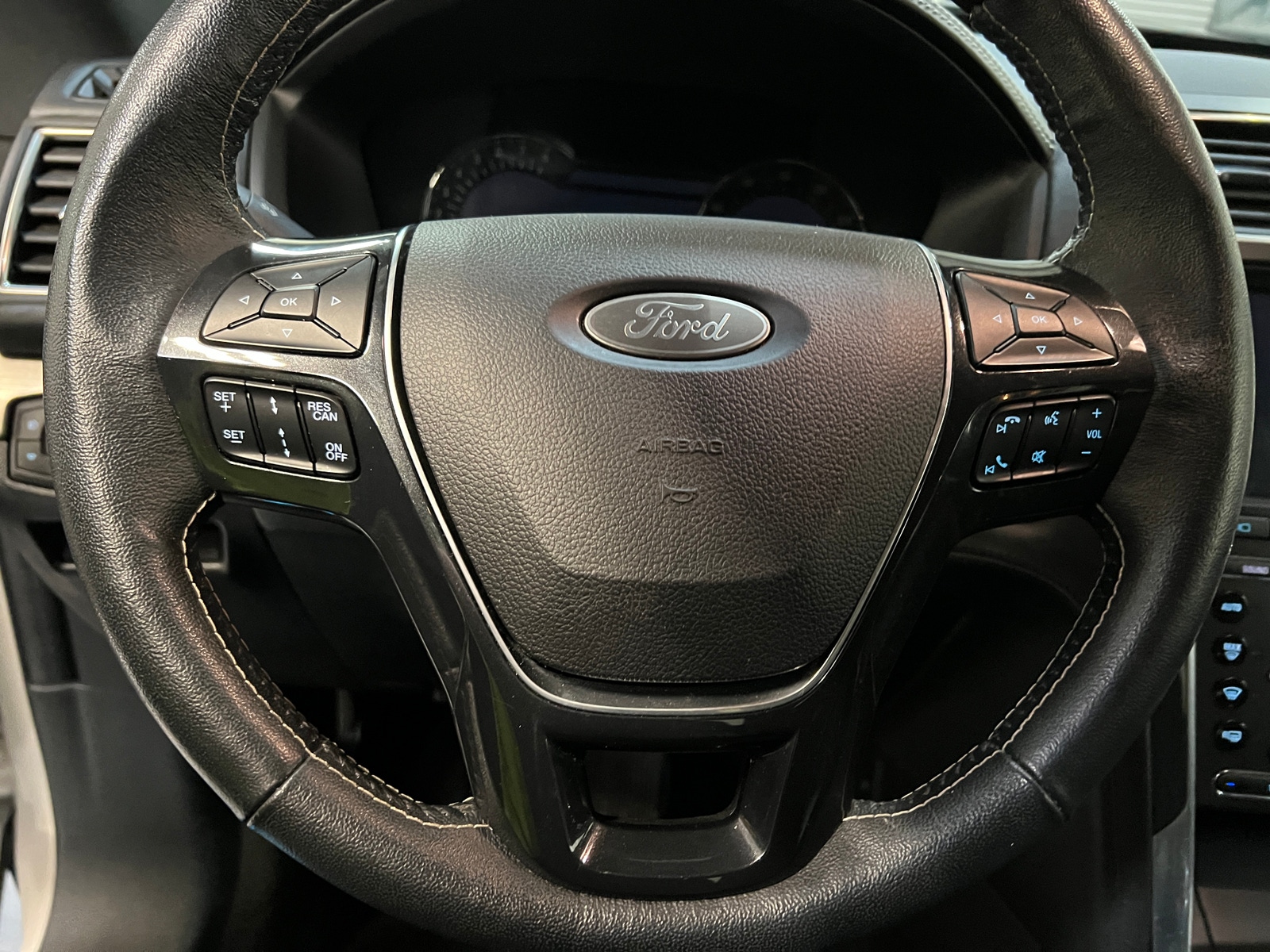 Thumbnail: 2018 Ford Explorer - 4