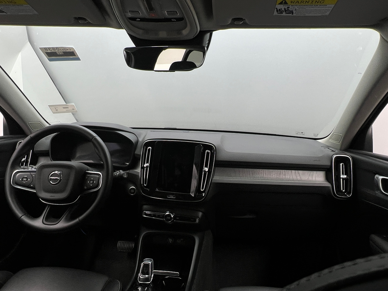 Thumbnail: 2025 Volvo XC40 - 2