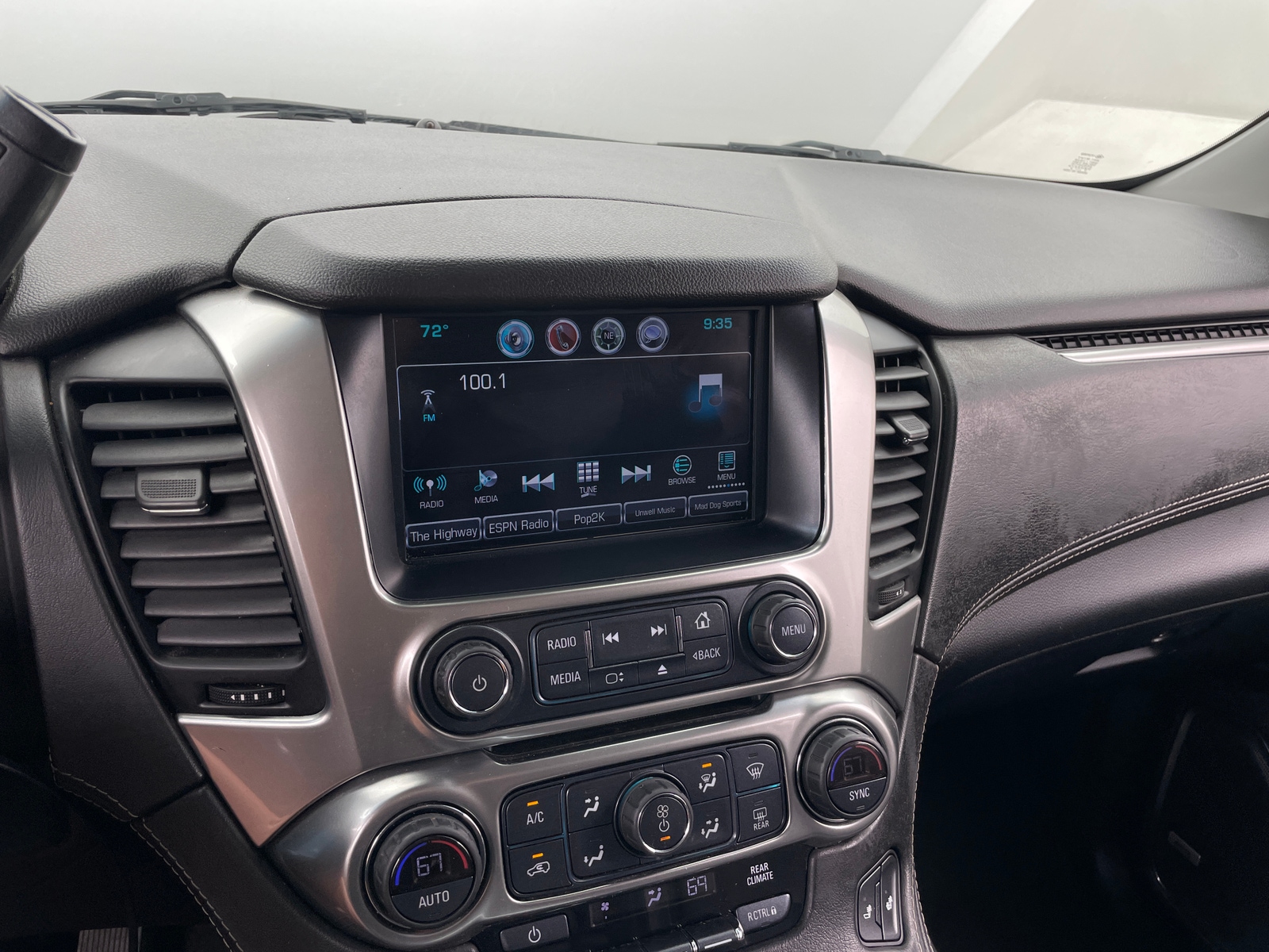 Thumbnail: 2017 Chevrolet Suburban - 3