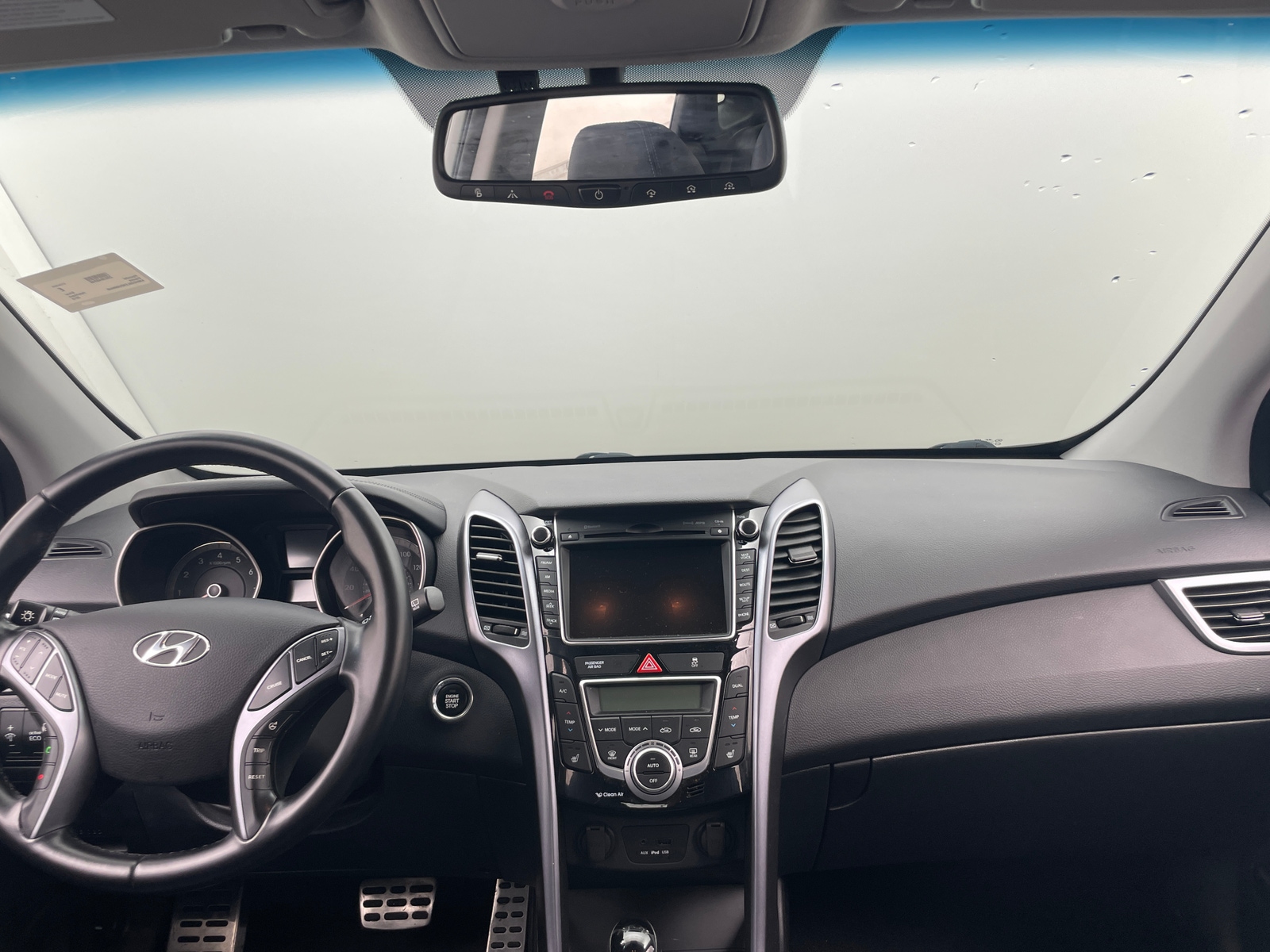 Thumbnail: 2013 Hyundai Elantra - 3