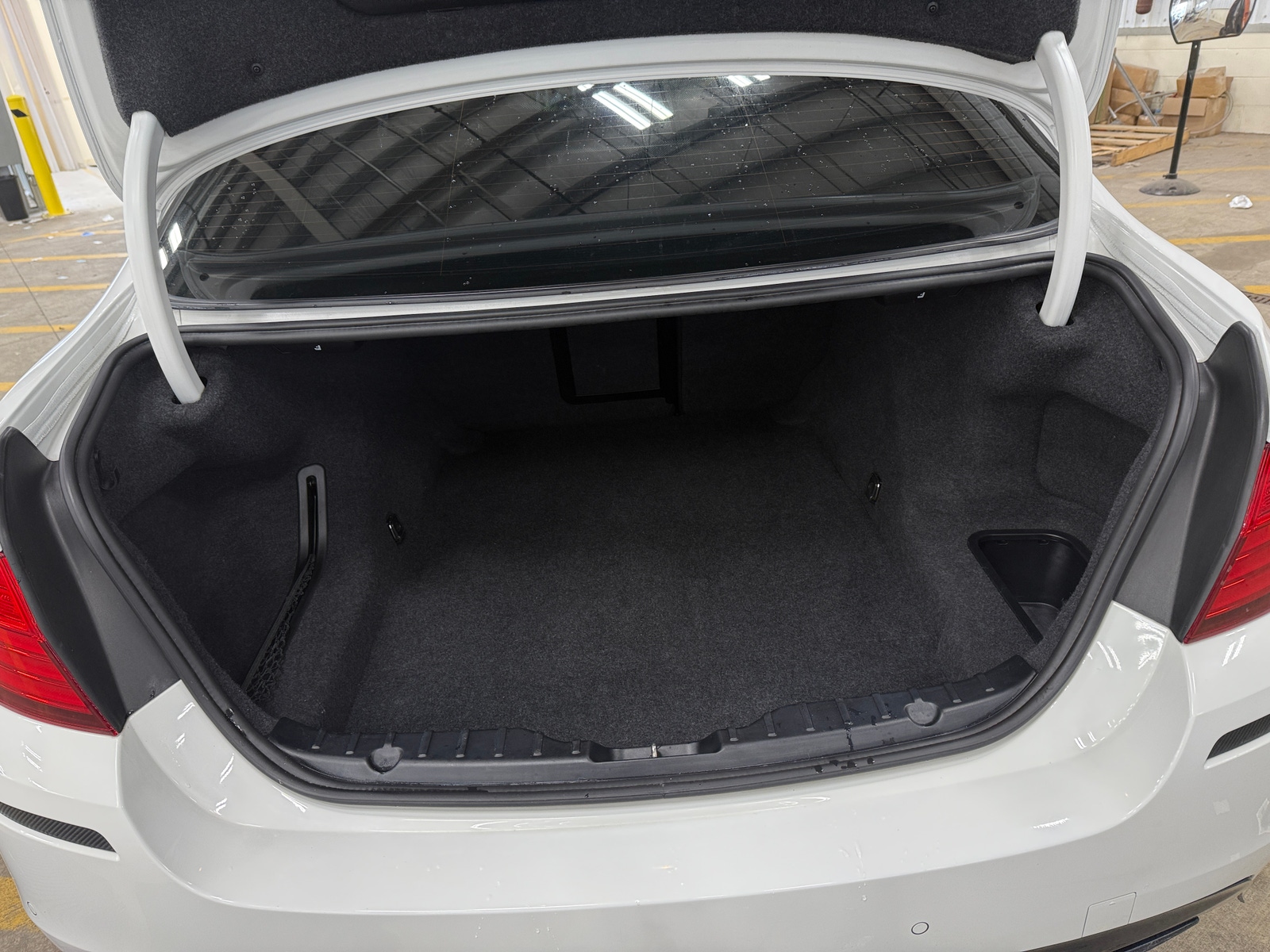 Thumbnail: 2014 BMW 5 Series - 6