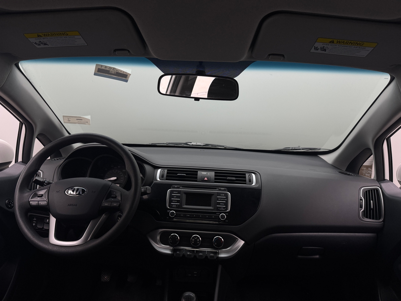 Thumbnail: 2017 Kia Rio - 3