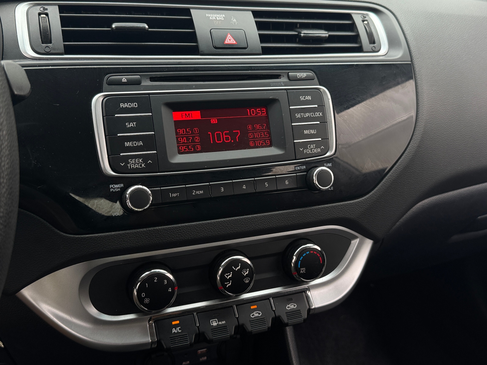 Thumbnail: 2017 Kia Rio - 4