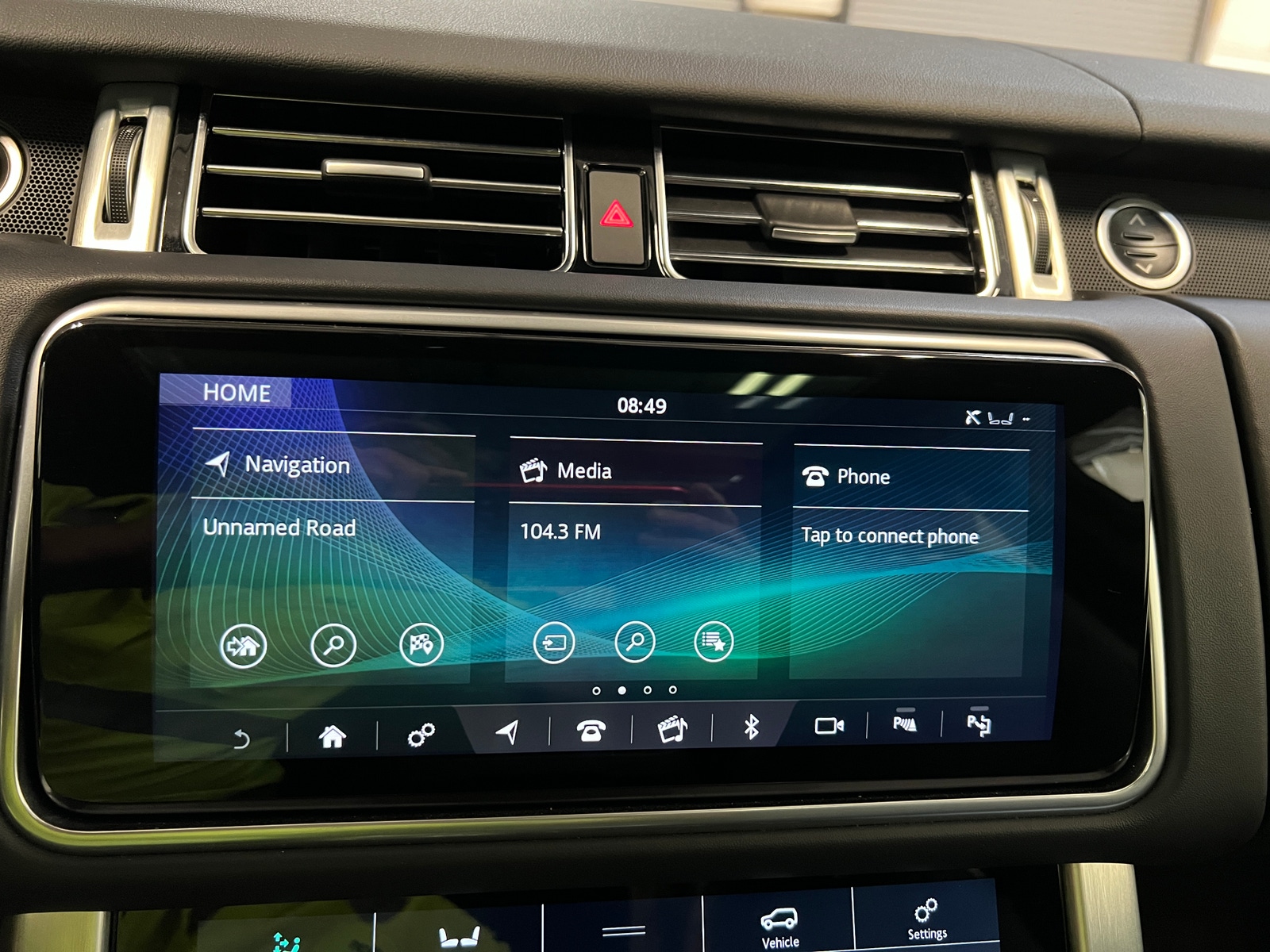 Thumbnail: 2020 Land Rover Range Rover - 3