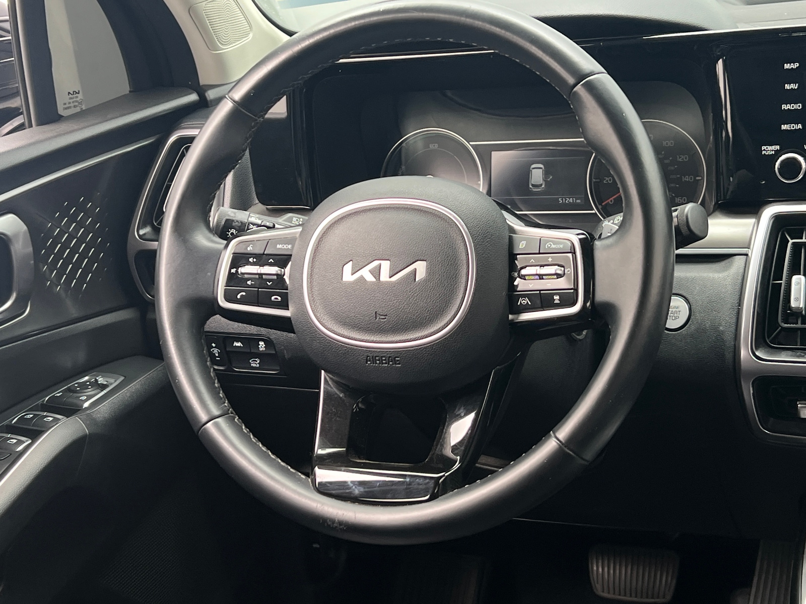 Thumbnail: 2022 Kia Sorento - 4