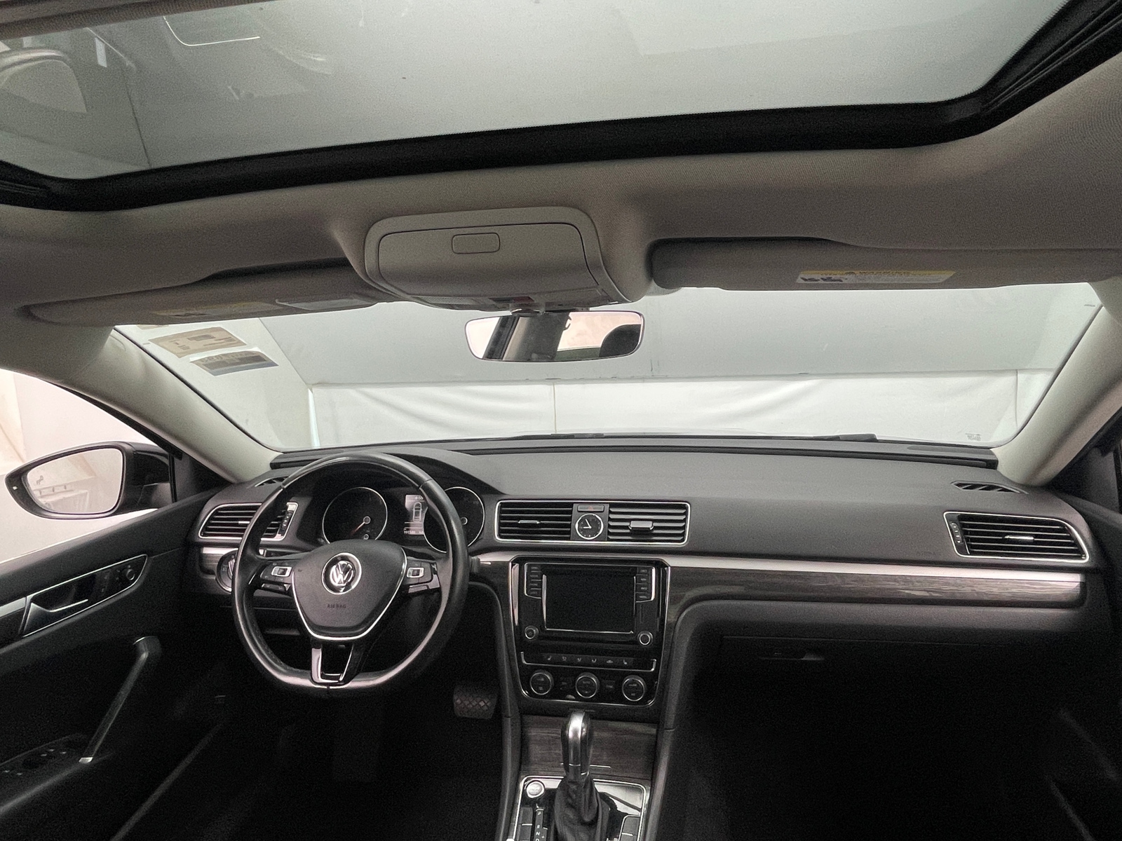 Thumbnail: 2016 Volkswagen Passat - 2