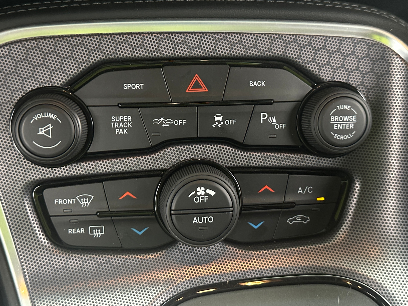 Thumbnail: 2016 Dodge Challenger - 2