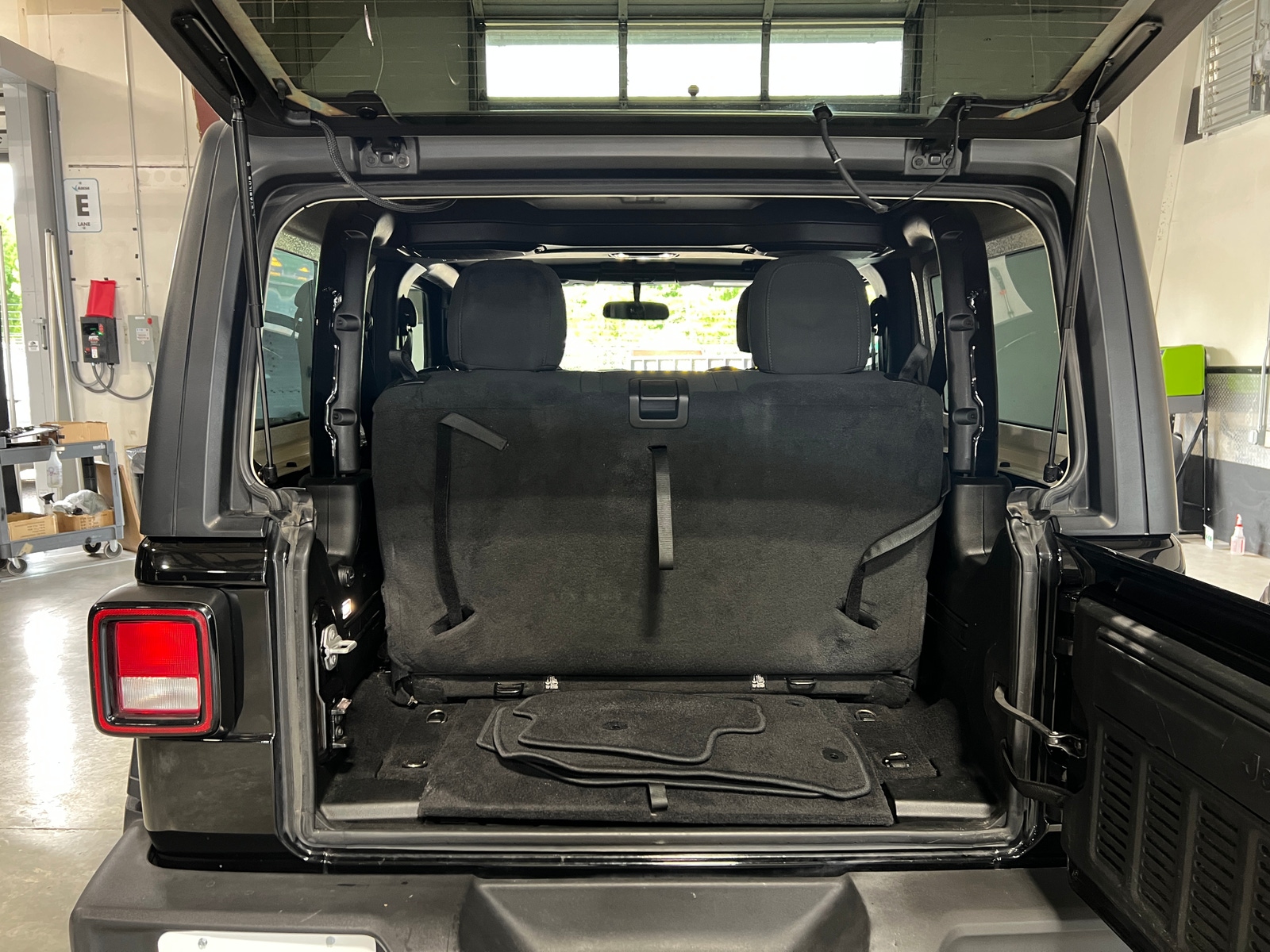 Thumbnail: 2020 Jeep Wrangler - 7