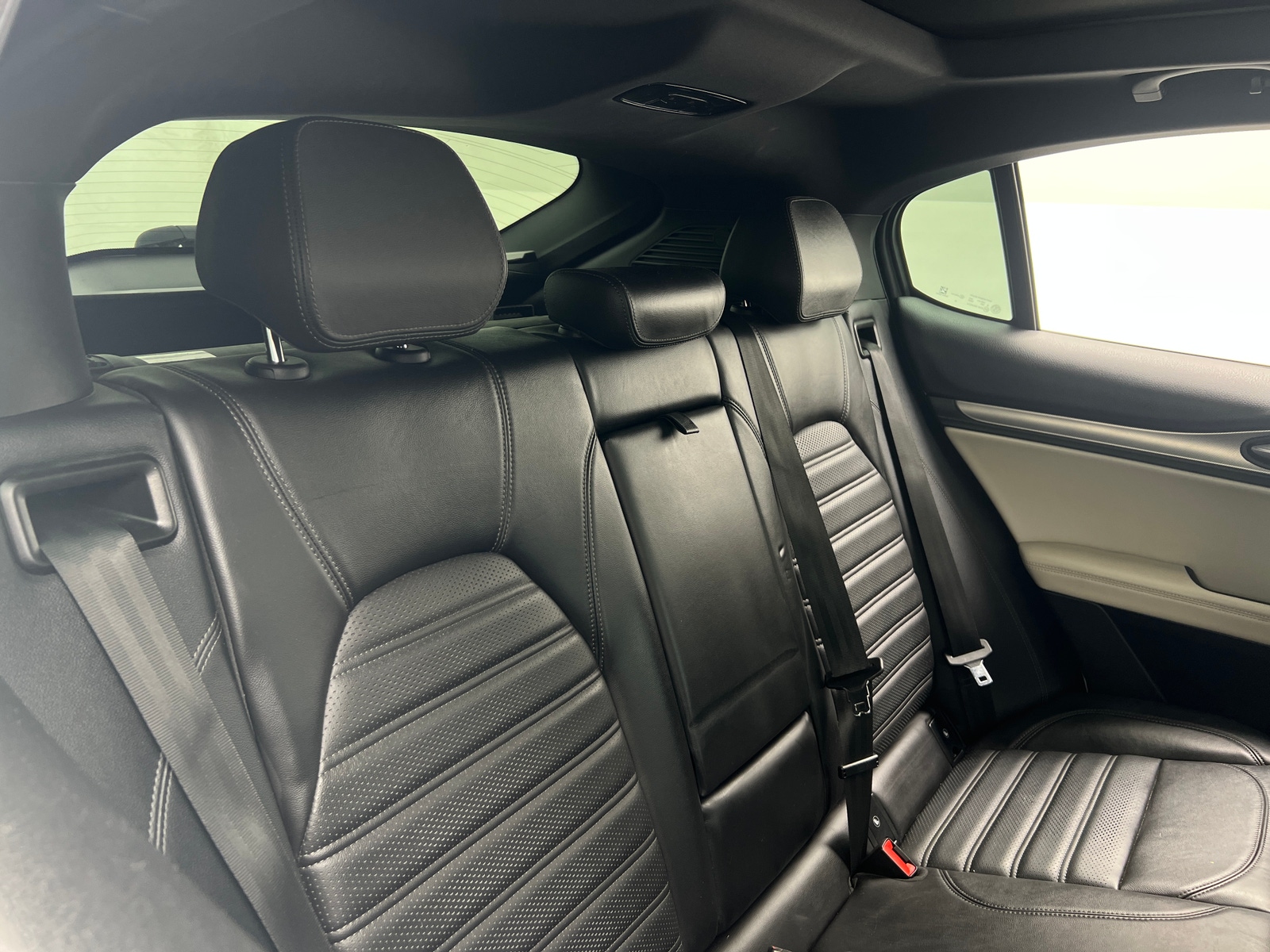 Thumbnail: 2019 Alfa Romeo Stelvio - 5