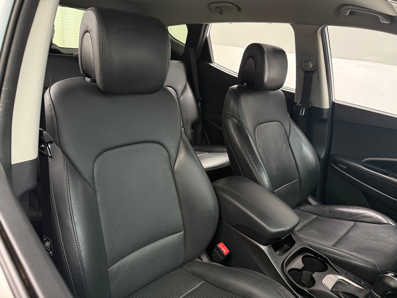 Thumbnail: 2016 Hyundai Santa Fe - 2