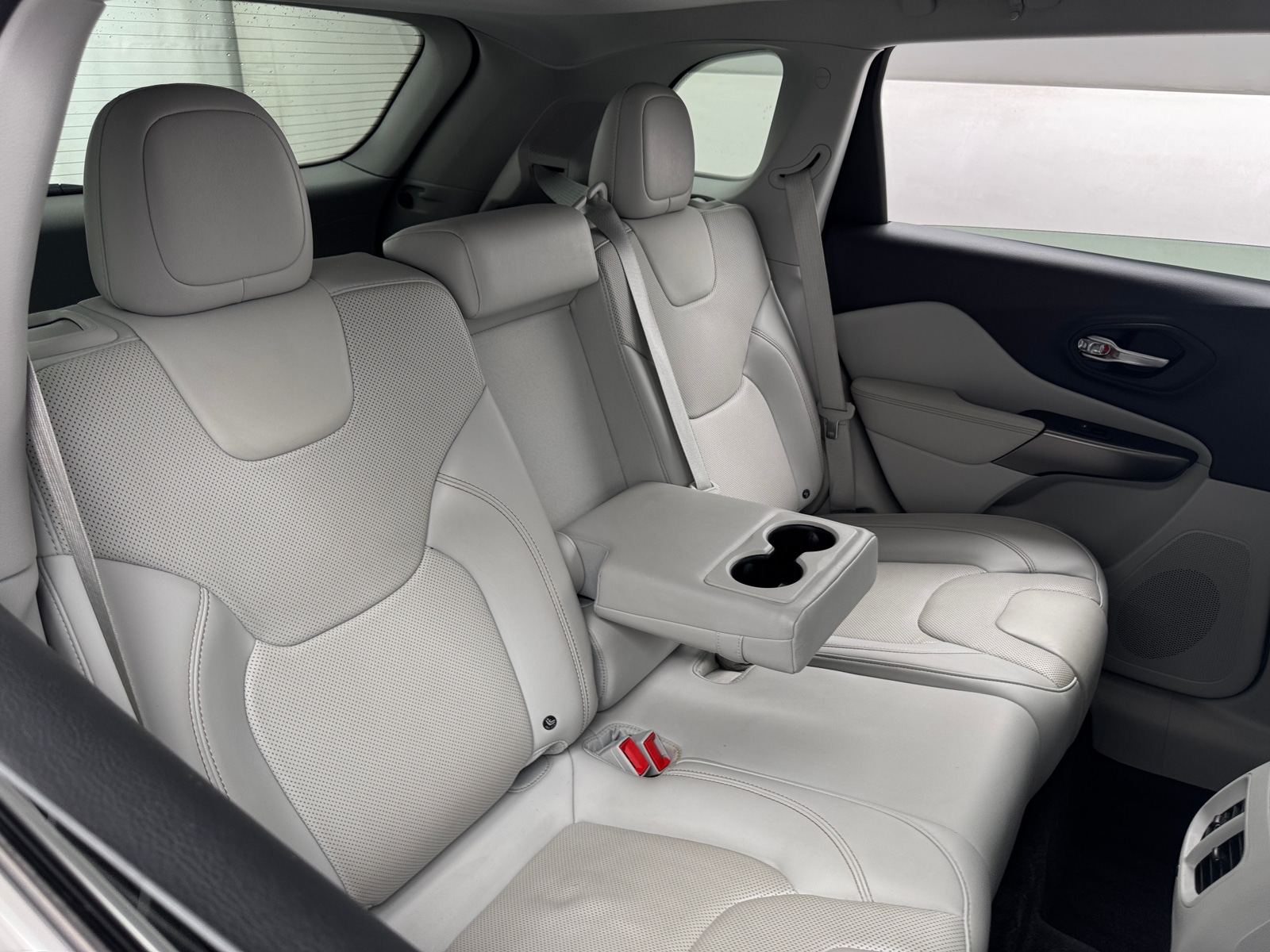 Thumbnail: 2019 Jeep Cherokee - 5