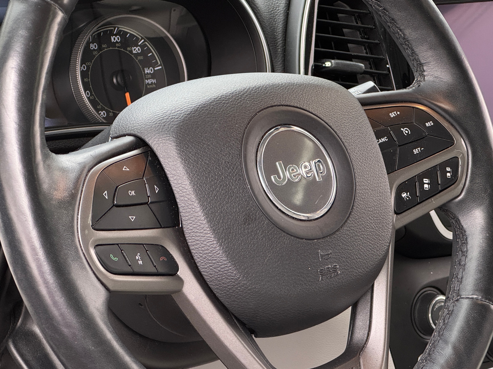 Thumbnail: 2019 Jeep Cherokee - 4