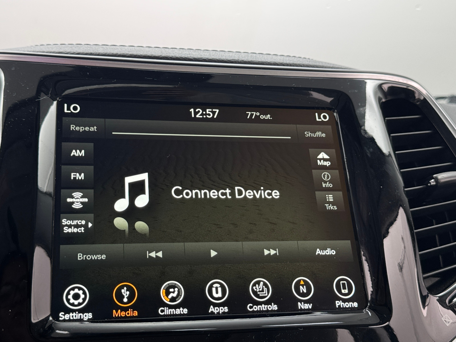 Thumbnail: 2019 Jeep Cherokee - 3