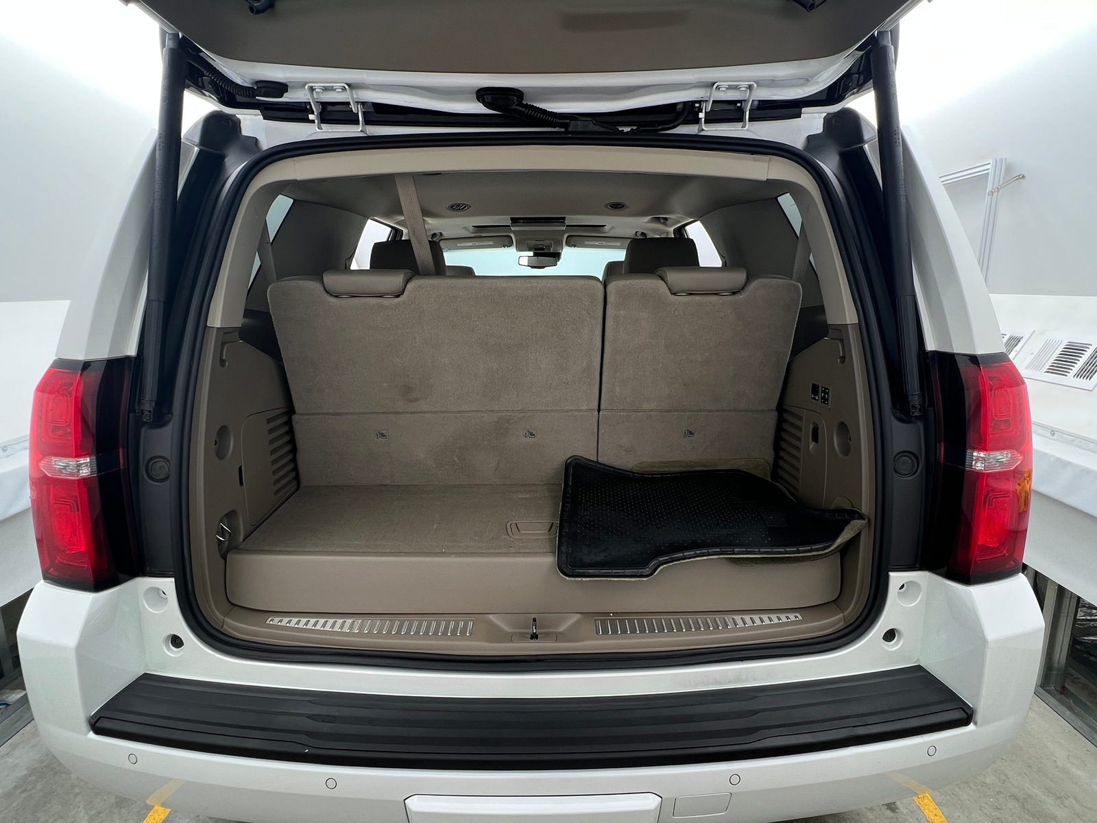 Thumbnail: 2016 Chevrolet Tahoe - 6
