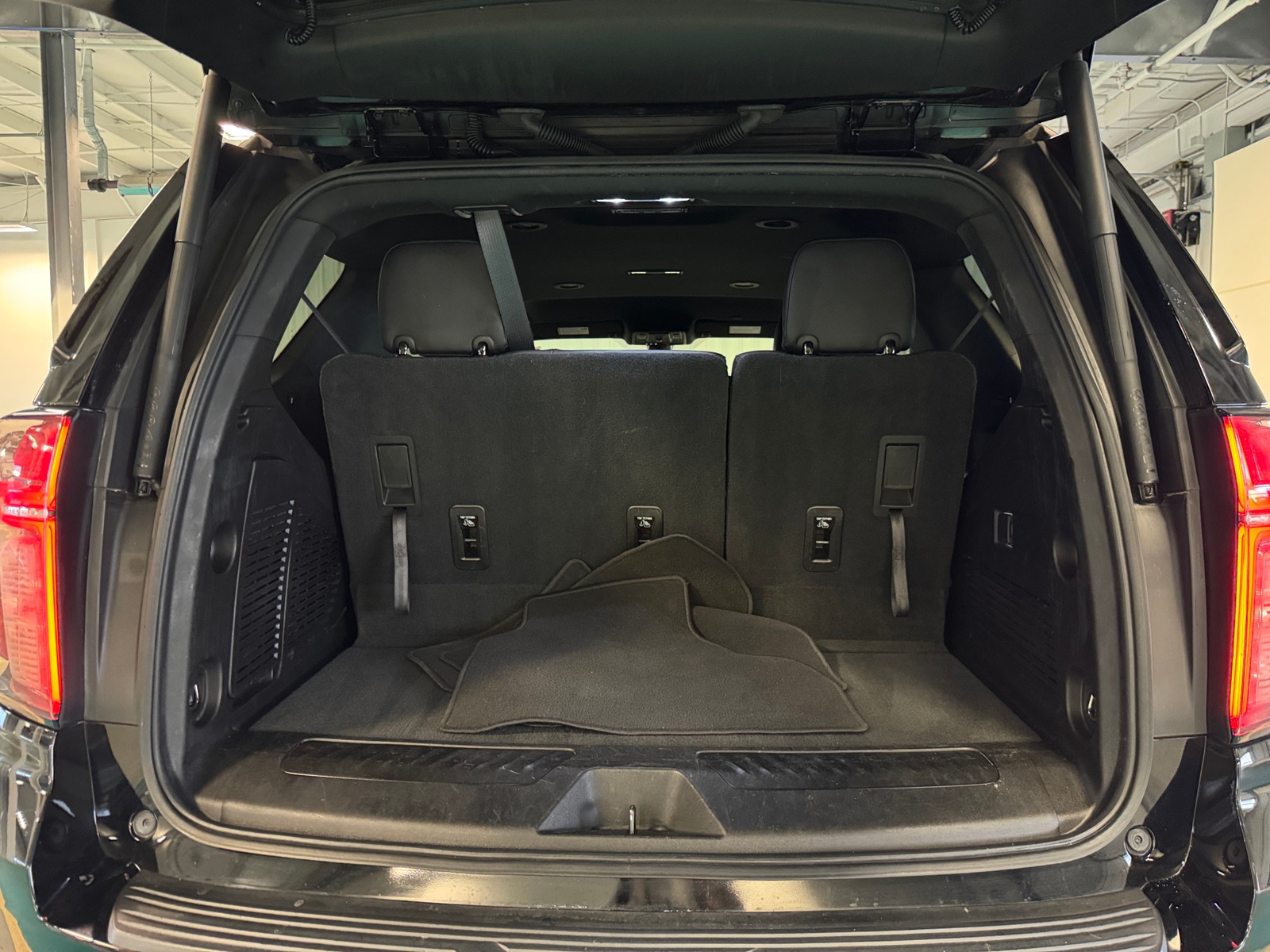 Thumbnail: 2021 Chevrolet Tahoe - 6