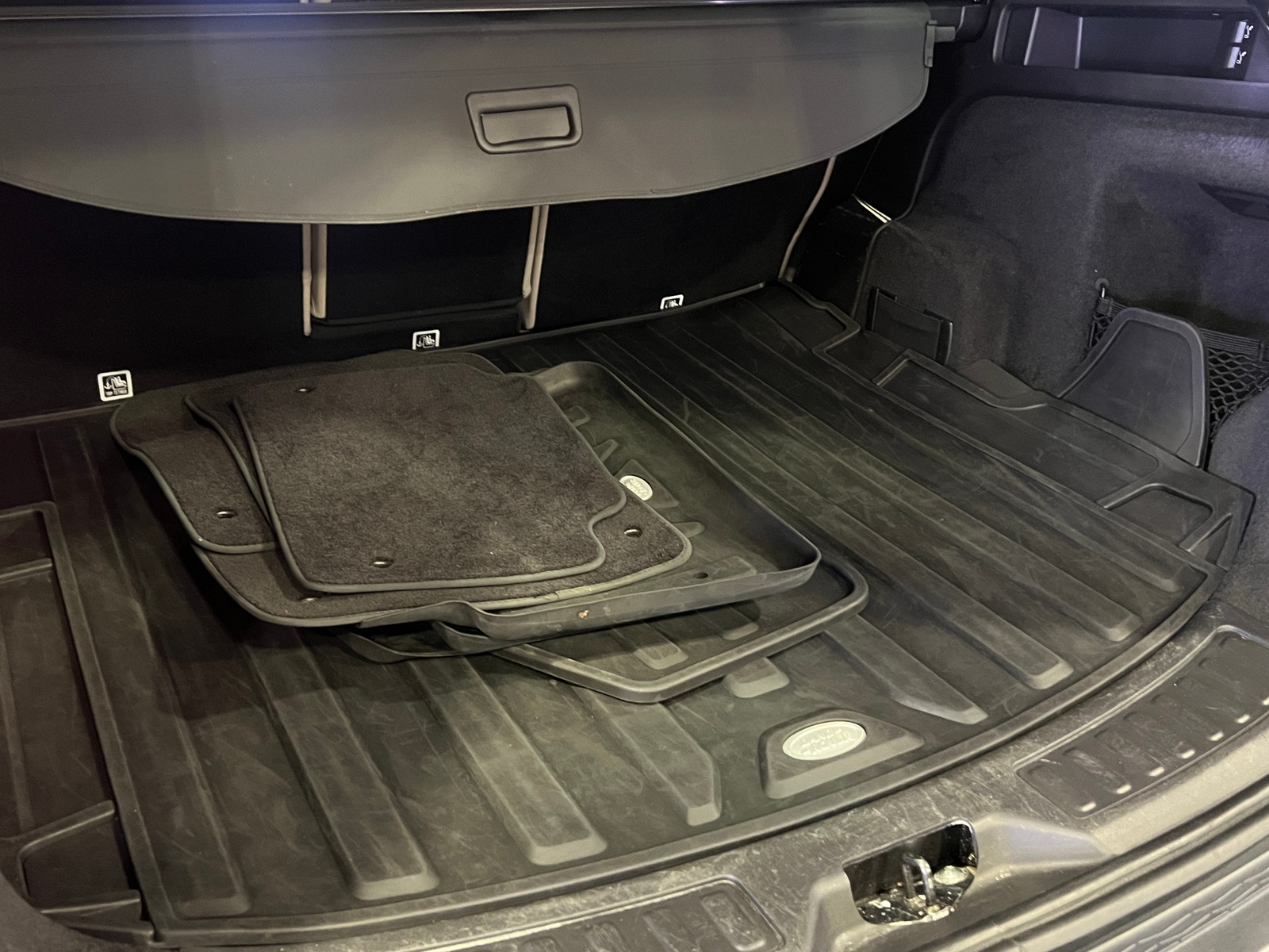 Thumbnail: 2021 Land Rover Discovery Sport - 6