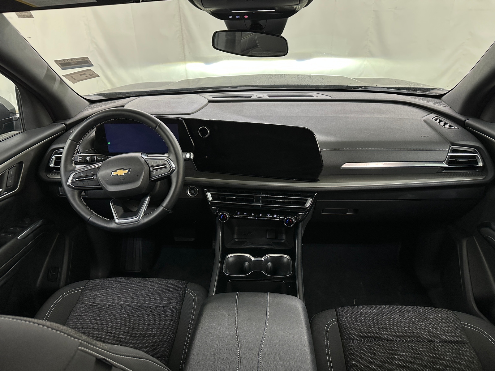 Thumbnail: 2025 Chevrolet Traverse - 3
