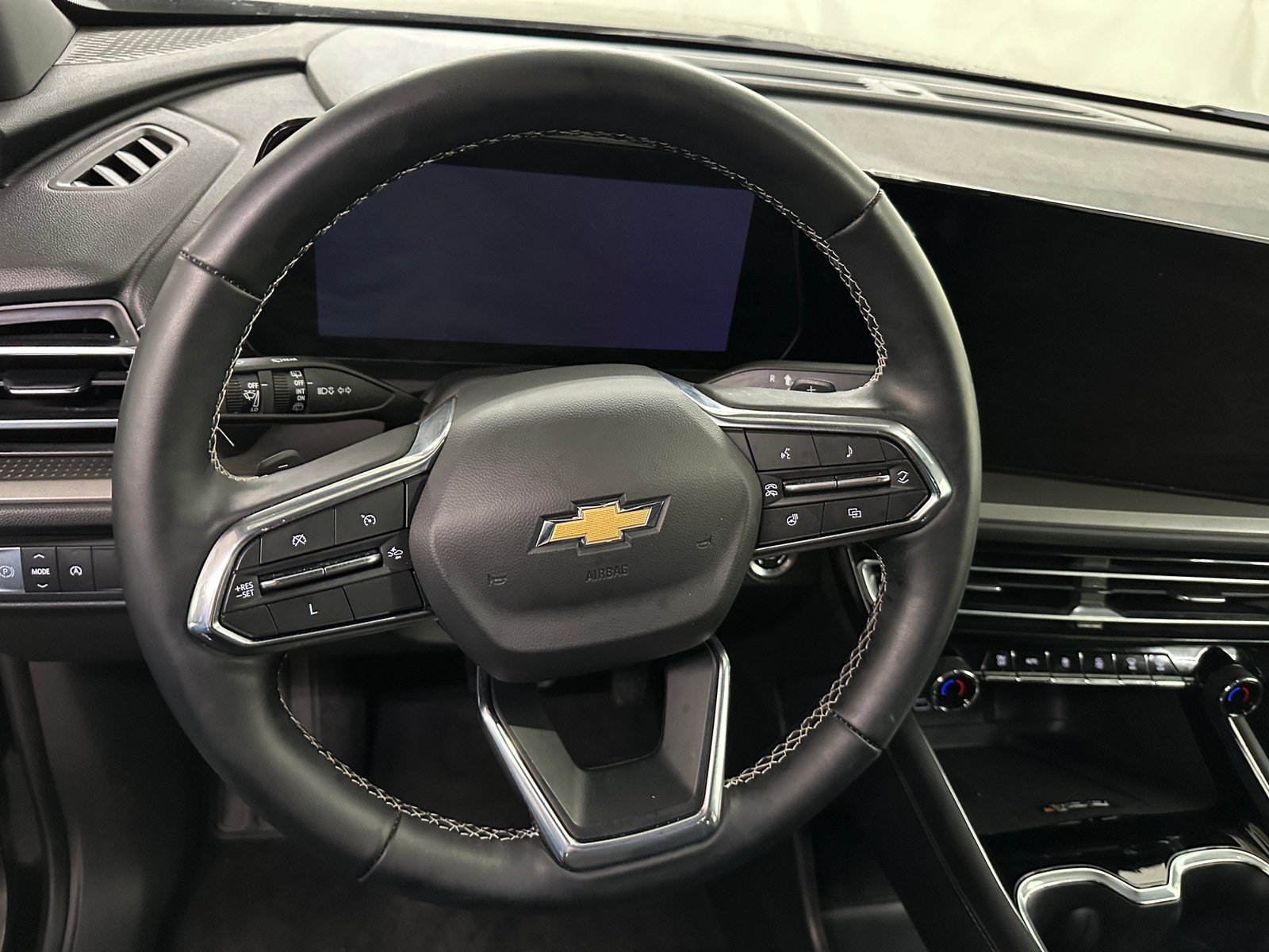 Thumbnail: 2025 Chevrolet Traverse - 5
