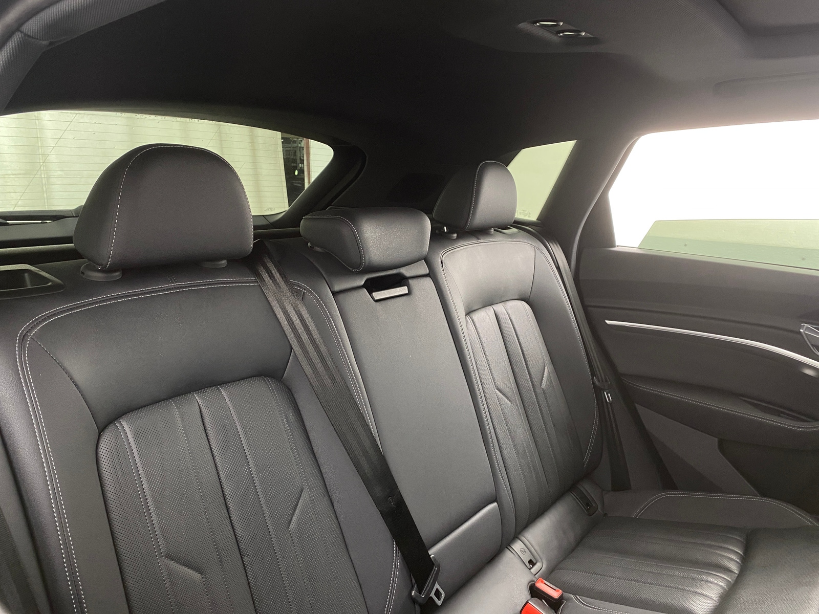 Thumbnail: 2022 Audi e-tron - 5