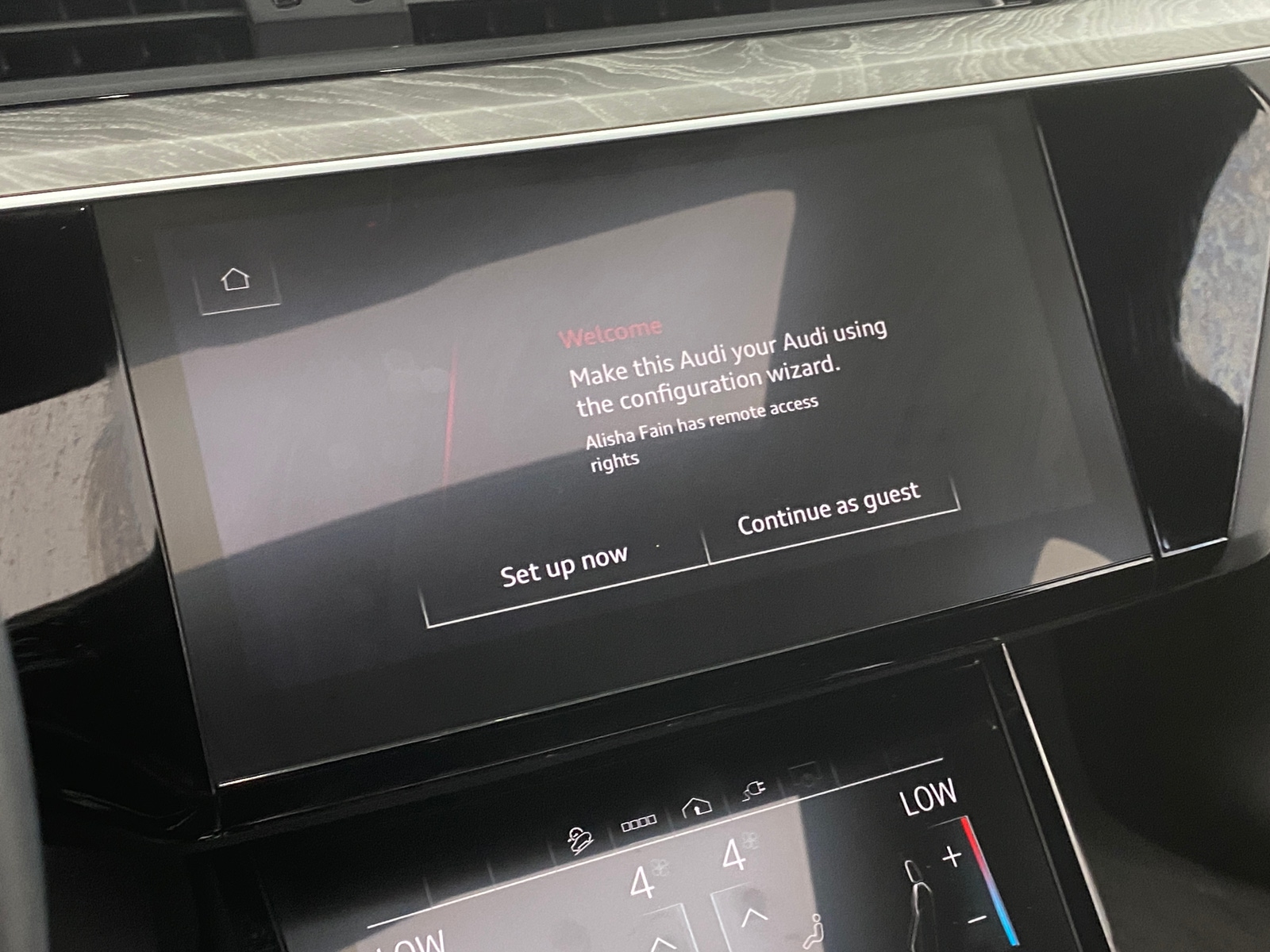 Thumbnail: 2022 Audi e-tron - 3