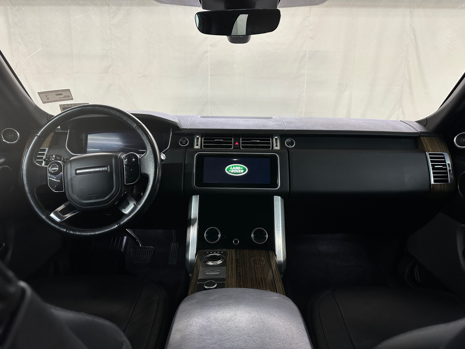 Thumbnail: 2018 Land Rover Range Rover - 2