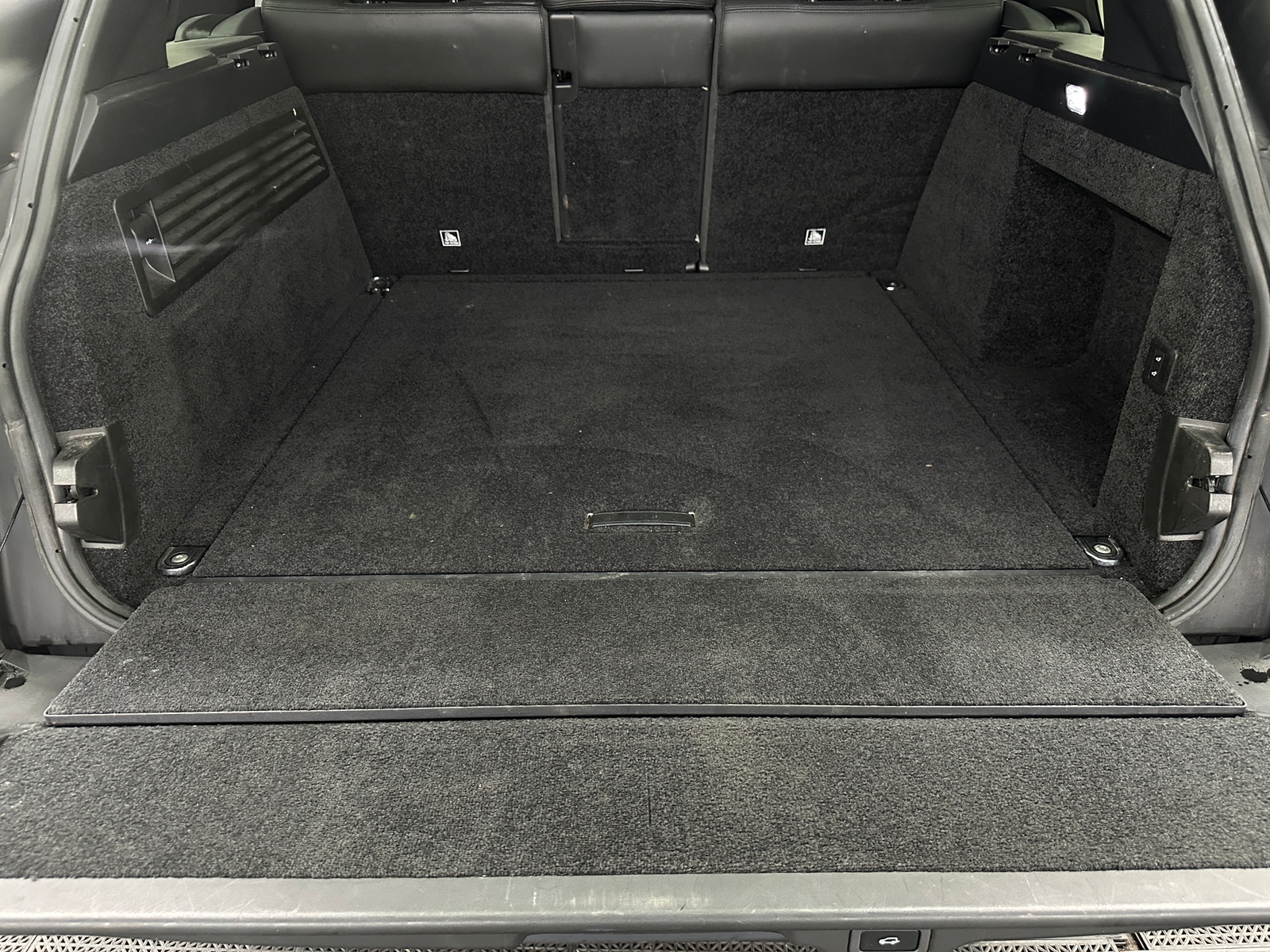 Thumbnail: 2018 Land Rover Range Rover - 6
