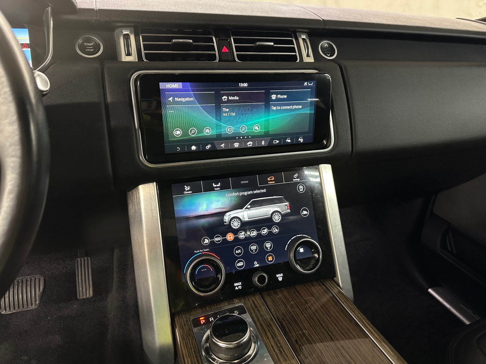 Thumbnail: 2018 Land Rover Range Rover - 3