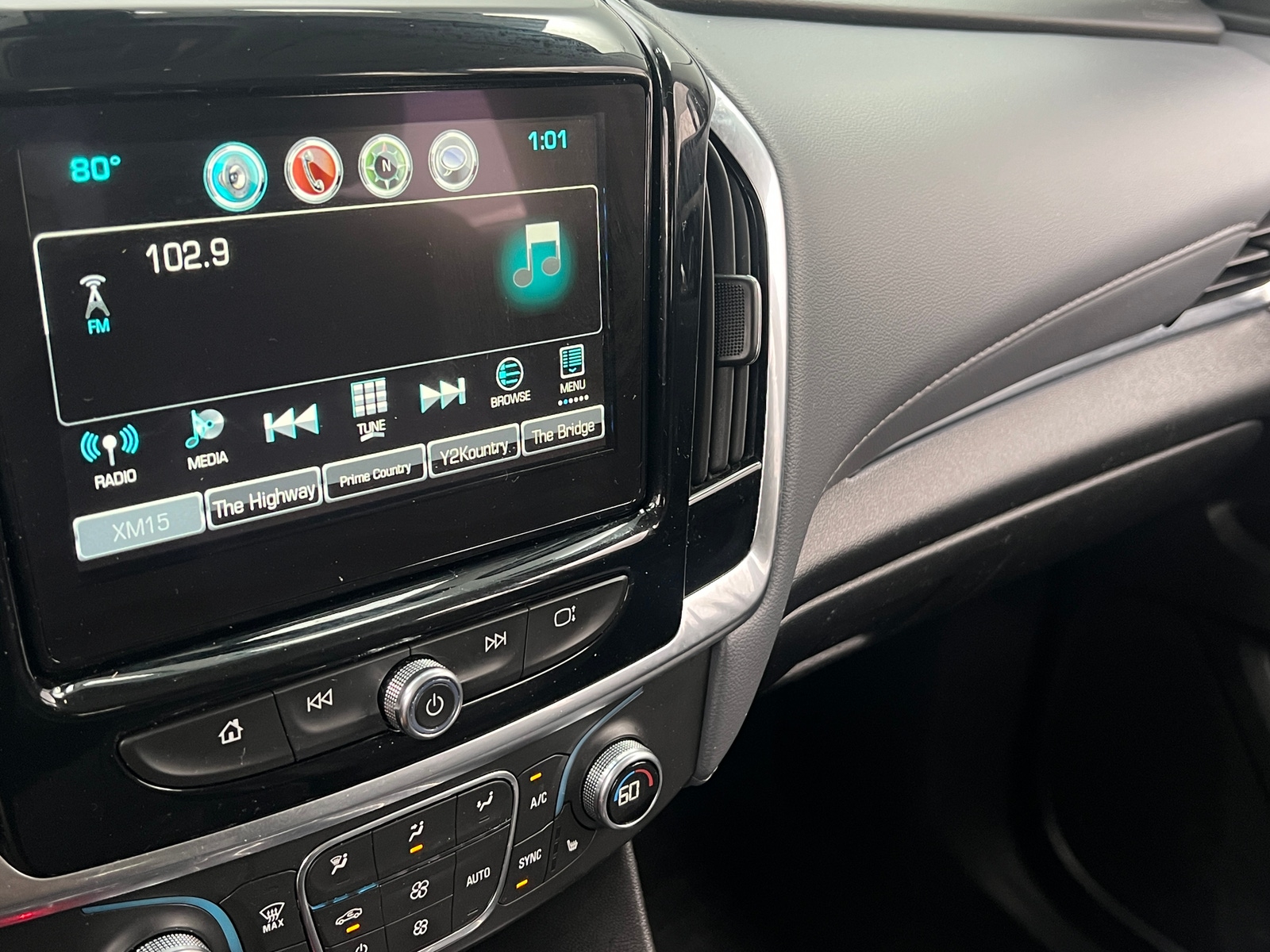 Thumbnail: 2019 Chevrolet Traverse - 4