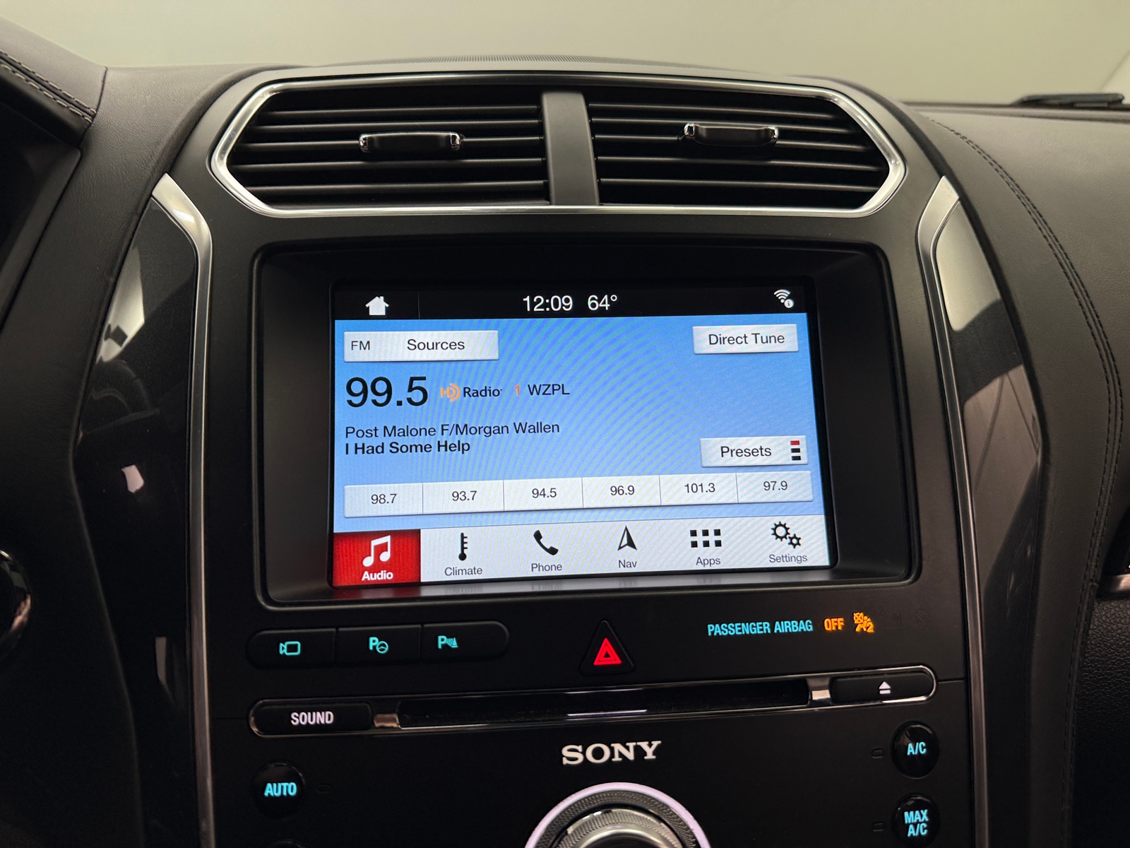 Thumbnail: 2017 Ford Explorer - 3